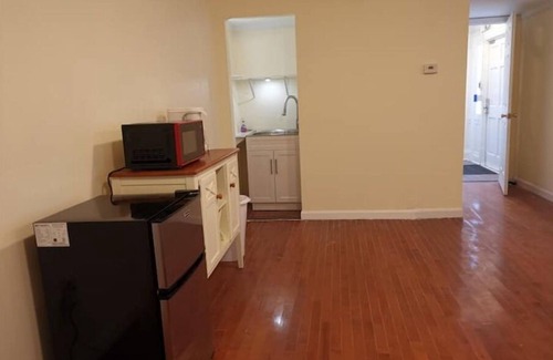 Framingham Apartment | Walk to FSU/shopping center, private entrance