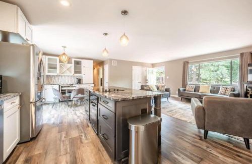 West Colorado Springs House | WALK to Garden of the Gods 3Bedroom WD AC
