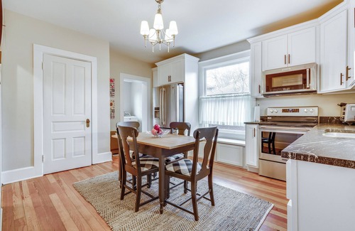 Zanesville Apartment | Walk to Garden & Restaurants: Zanesville Apartment
