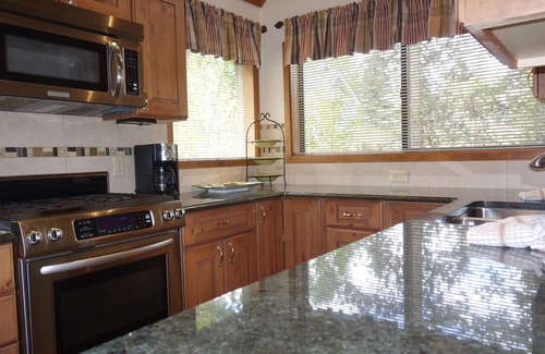 Weisshorn House | Walk to gondola & town, great for families, fenced flat backyard/hot tub