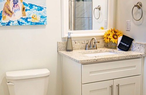 Whitehaven House | Walk to Graceland* Sleeps 18