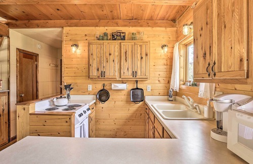 Grand Lake Cabin | Walk to Grand Lake: Historic Dtwn Cabin!