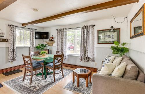 Lake House | Walk to Gray Lake Pet-Friendly Cottage