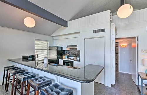 Pirates Beach House | Walk to Gulf: Cozy Beach House in Galveston!