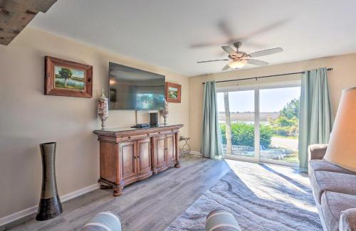 Oceanmarsh Subdivision Apartment | Walk to Harbor Island Beach Cozy St Helena Villa!