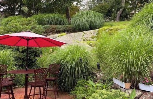 West Mystic House | Walk to Historic Downtown Mystic! Best Location—beach, marinas, eateries!