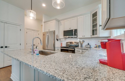 Maryville Apartment | Walk to Historic Maryville: True Southern Getaway!