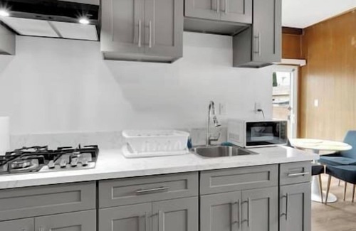 City of Industry Apartment | Walk to In-N-Out near Disney