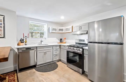 Esplanade Ridge Apartment | Walk to Jazz Fest, Central Location Under the Oaks