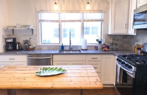 Three Oaks House | Walk to Journeyman Renovated Spacious Victorian House, Beautiful Vintage Details