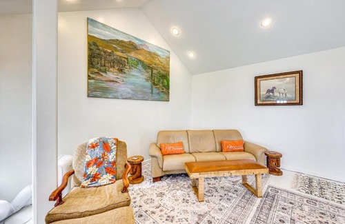 Lake Village House | Walk to Lake Chicot Cottage with Yard and Views!