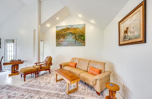 Lake Village House | Walk to Lake Chicot Cottage with Yard and Views!