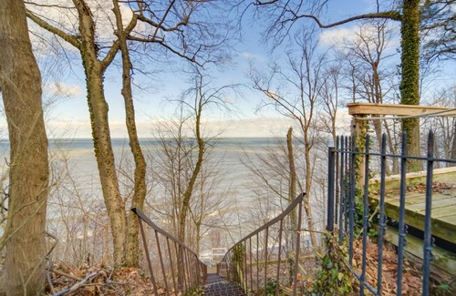 Erie House | Walk to Lake Erie and Beach Access Home with Deck!