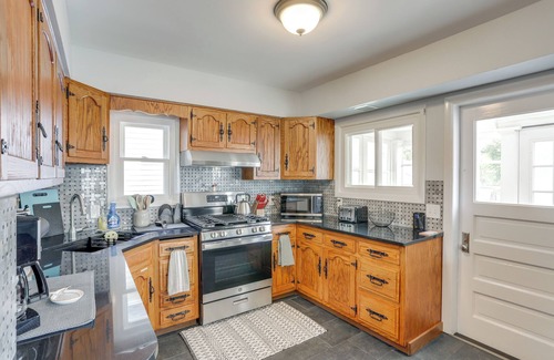 Sandusky House | Walk to Lake Erie: Spacious Home in Sandusky!