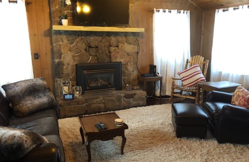 Twain Harte Cabin | Walk to Lake from Renovated Twain Harte Cabin