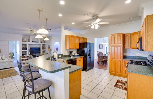 Sebring House | Walk to Lake: Home w/Screened Porch in Sebring!