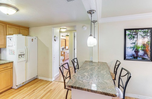 Lorida House | Walk to Lake Istokpoga: Lorida Home w/Boat Dock