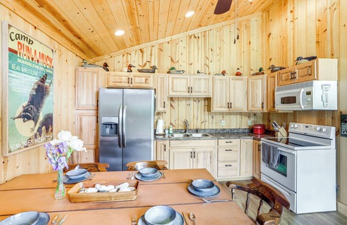 Kelleys Island House | Walk to Lake: Kelleys Island Gem w/Deck!