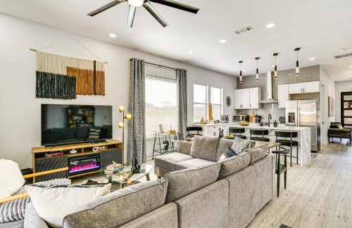 Granbury House | Walk to Lake Modern Pet-Friendly Home in Granbury