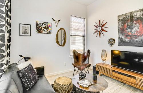 Granbury House | Walk to Lake Modern Pet-Friendly Home in Granbury