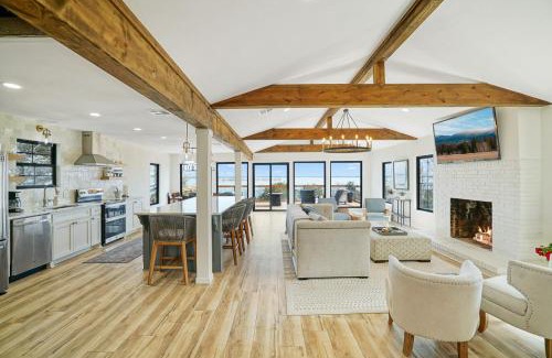 Lake Whitney House | Walk to Lake Whitney Fire Pit BBQ Grill King Bed