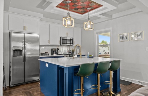 Ashwaubenon Apartment | Walk to Lambeau! Sleeps 10!