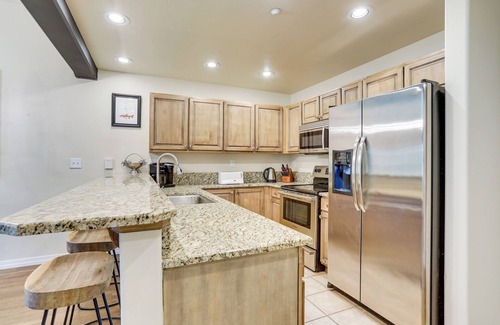 Edwards Condo | Walk to Lift: Arrowhead Ski Condo w/Pool Access!