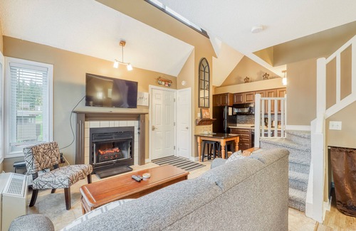 Craigleith House | Walk-to-lifts condo w/shared pool, tennis - on shuttle route