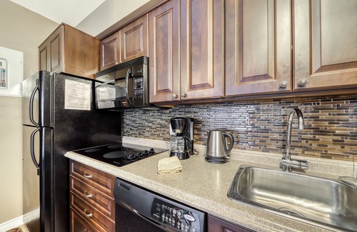 Craigleith House | Walk-to-lifts condo w/shared pool, tennis - on shuttle route