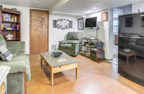 Carbondale House | Walk to Main St: Carbondale Apt w/Shared Patio