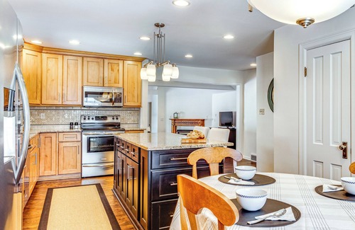 Zionsville House | Walk to Main St & Parks: Zionsville Village Home