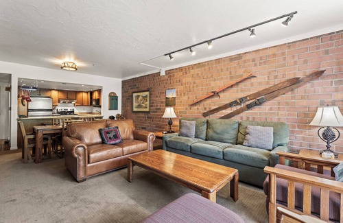 Downtown Park City Condo | Walk to Main Street and Town Lift - Common Hot Tub & Sauna!