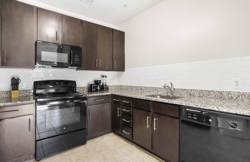 Arlington Apartment | Walk to Metro, DC at Your Door