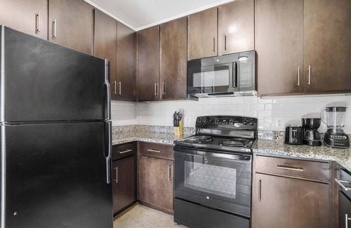 Arlington Apartment | Walk to Metro, DC at Your Door