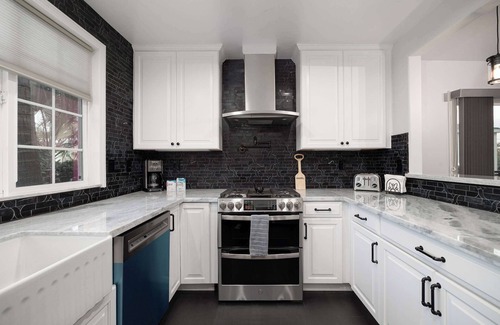 Bay Park House | Walk to Mission Bay! | Hot Tub | 10 Min To Ocean