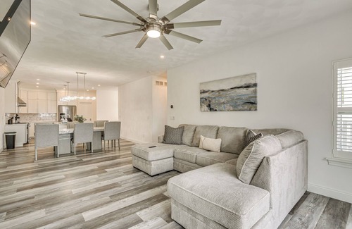 Grafton House | Walk to Mississippi River: Grafton Townhome!