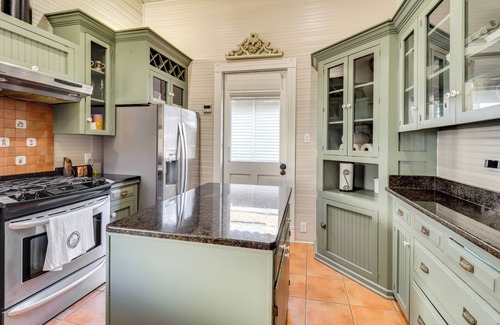 Natchez Cottage | Walk to Mississippi River & Dtwn: Historic Haven!