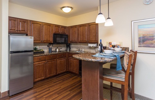 Great Falls Condo | Walk to Missouri River. Free Breakfast. Indoor Pool & Hot Tub. Great for Groups.