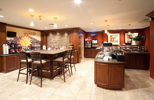 Great Falls Condo | Walk to Missouri River. Free Breakfast. Indoor Pool & Hot Tub. Great for Groups.