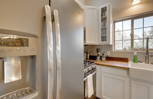 Southside Apartment | Walk to NAU & Dtwn Flagstaff: Studio w/Balcony!