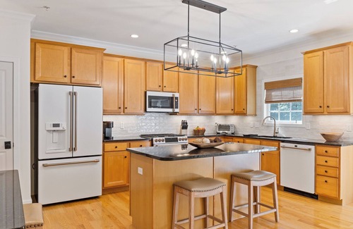 Homewood House | Walk to Navy Memorial Stadium, Close to Downtown Annapolis, Visit USNA
