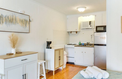 Cherry Grove Beach Apartment | Walk to North Myrtle Beach: Studio w/Pool Access!