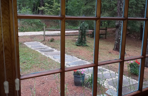 Wellfleet Cottage | Walk to ocean bch & bike rail trail, Nat'l Seashore, WiFi, A/C