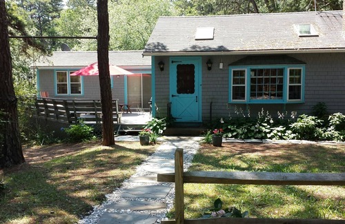 Wellfleet Cottage | Walk to ocean bch & bike rail trail, Nat'l Seashore, WiFi, A/C
