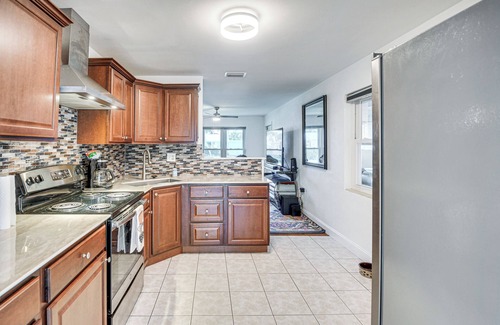 Ormond Ocean Gard House | Walk to Ocean: Cozy Home w/Yard in Ormond Beach!