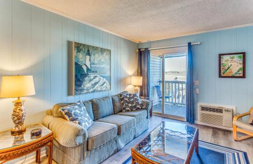 North Myrtle Beach Apartment | Walk to Ocean North Myrtle Beach Condo with Pool
