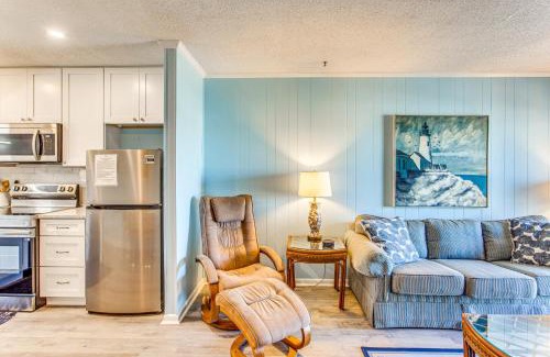 North Myrtle Beach Apartment | Walk to Ocean North Myrtle Beach Condo with Pool