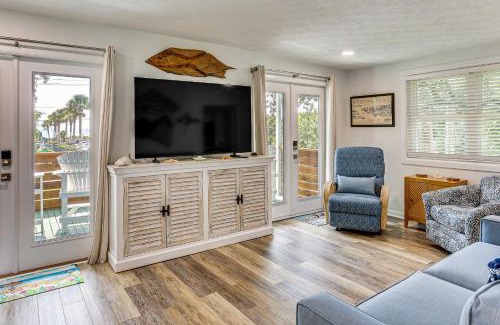 Fernandina Beach Apartment | Walk to Ocean Unit with Deck in Fernandina Beach!