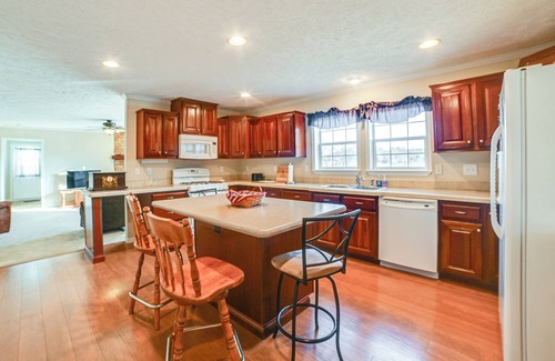 Golconda House | Walk to Ohio River: Golconda Home w/Water Views!