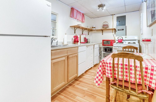 Vienna Apartment | Walk to Ohio River & Spencer Landing: Apt w/Patio